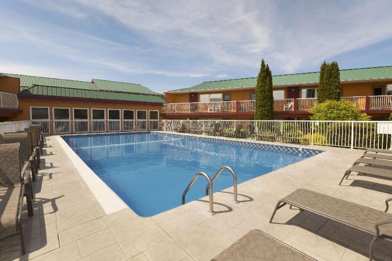 هتل Days Inn By Wyndham Penticton Conference Centre