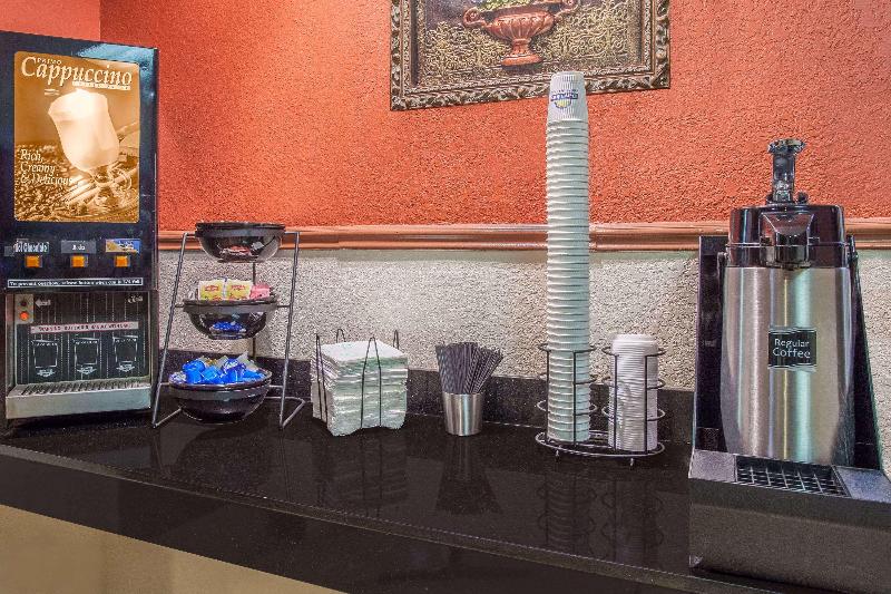 酒店 Days Inn & Suites By Wyndham Mt Pleasant