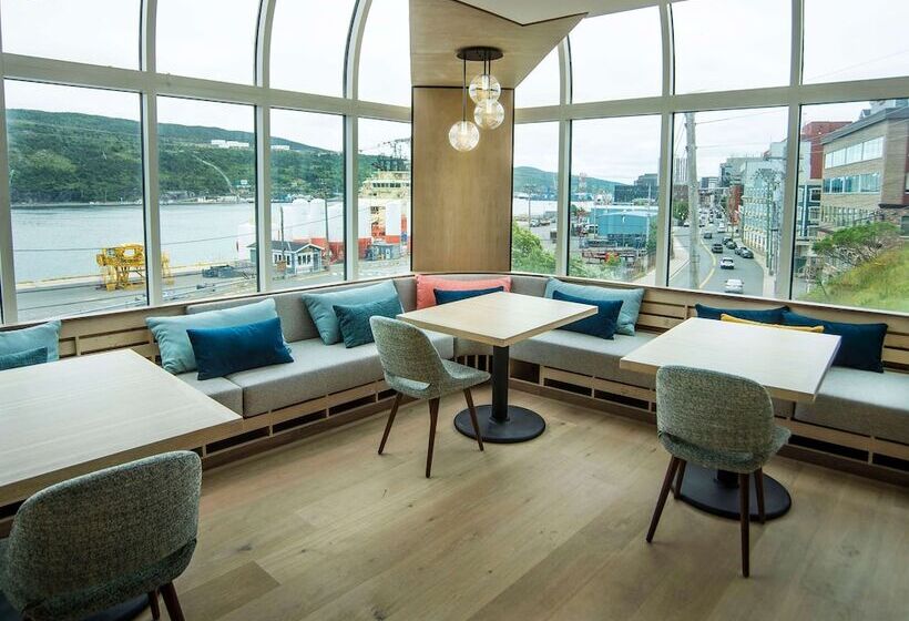 هتل Doubletree By Hilton St. John S Harbourview