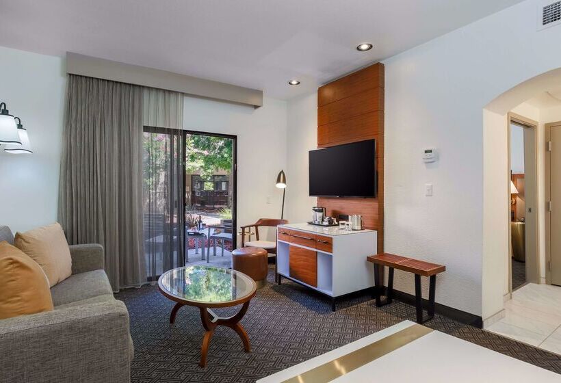 בית מלון כפרי Doubletree Suites By Hilton  Sacramento – Rancho Cordova