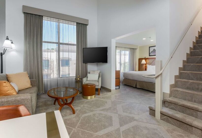בית מלון כפרי Doubletree Suites By Hilton  Sacramento – Rancho Cordova
