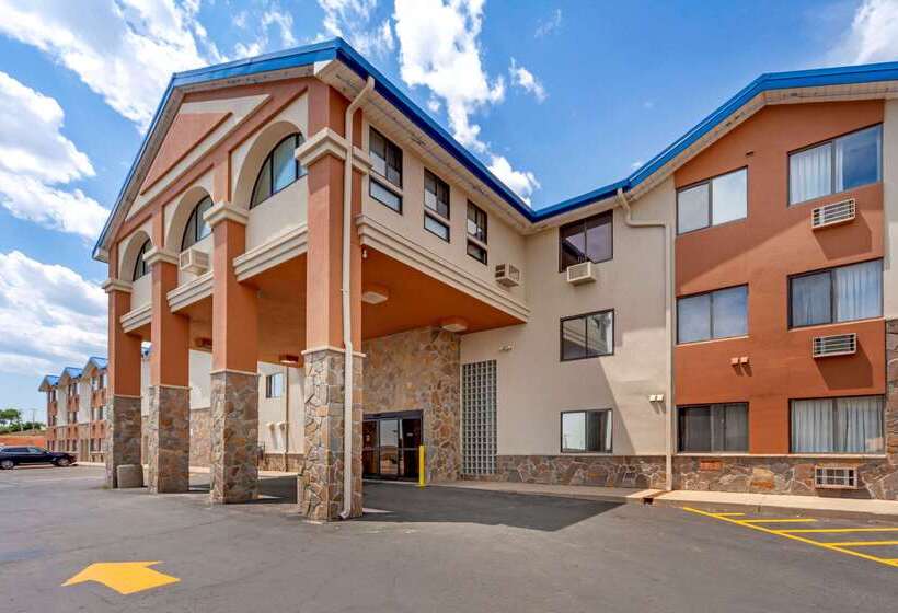 هتل Econo Lodge Black Hills