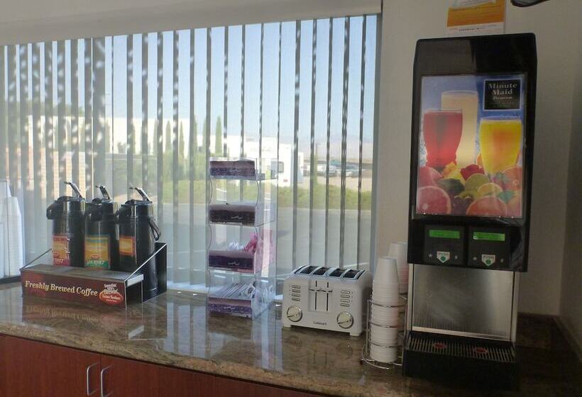 호텔 Days Inn By Wyndham Ridgecrest Near China Lake Naval Station