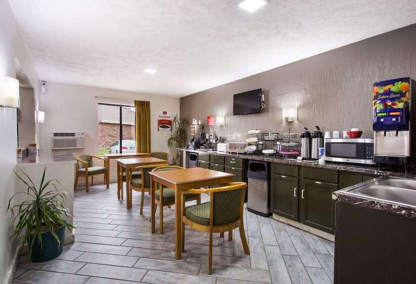 בית מלון כפרי Red Lion Inn & Suites Olathe Kansas City