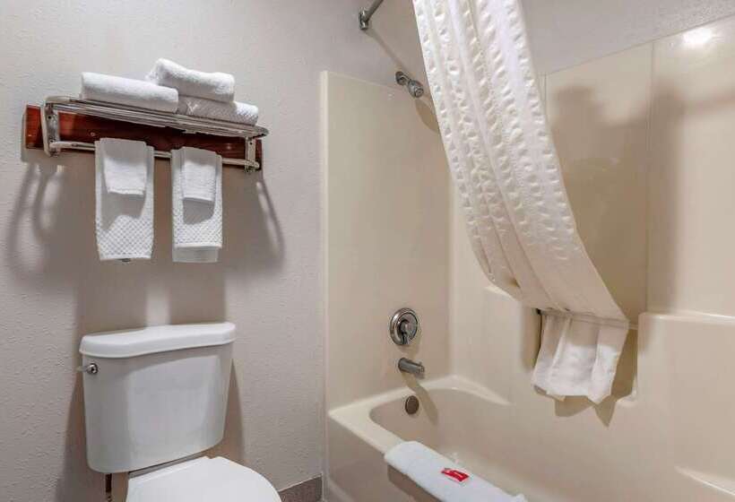 هتل Econo Lodge Portland Airport