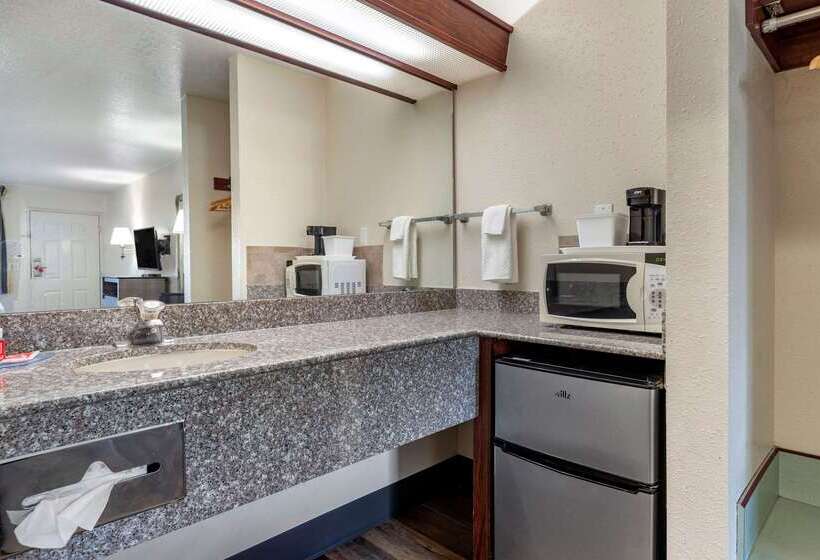 Hotel Econo Lodge Portland Airport