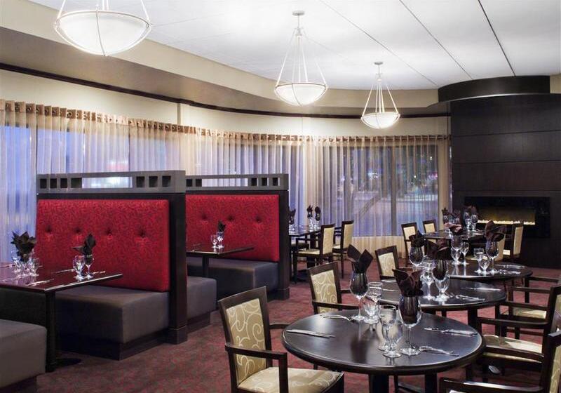 ホテル Four Points By Sheraton Winnipeg South
