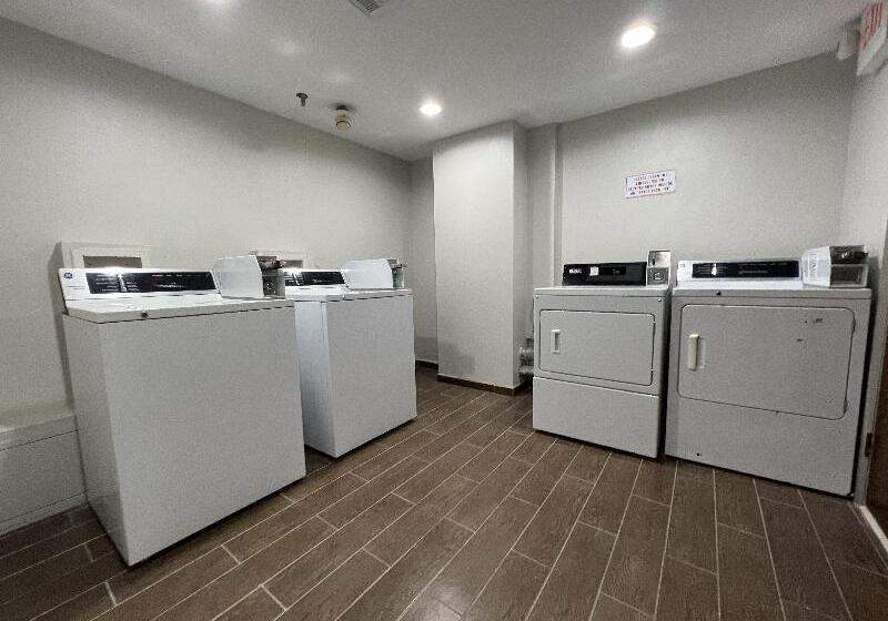 هتل Holiday Inn Express Rocky Mount Sports Center By Ihg