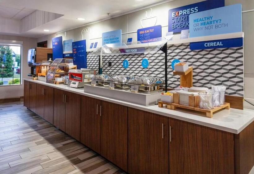 هتل Holiday Inn Express Rocky Mount Sports Center By Ihg