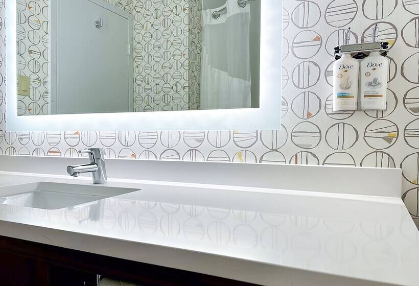 Отель Holiday Inn Weirtonsteubenville Area