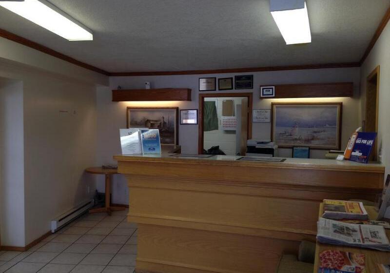 בית מלון כפרי Knights Inn Lethbridge