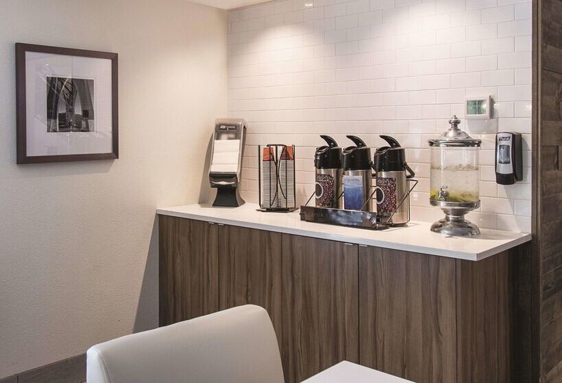 هتل La Quinta By Wyndham Portland Nw