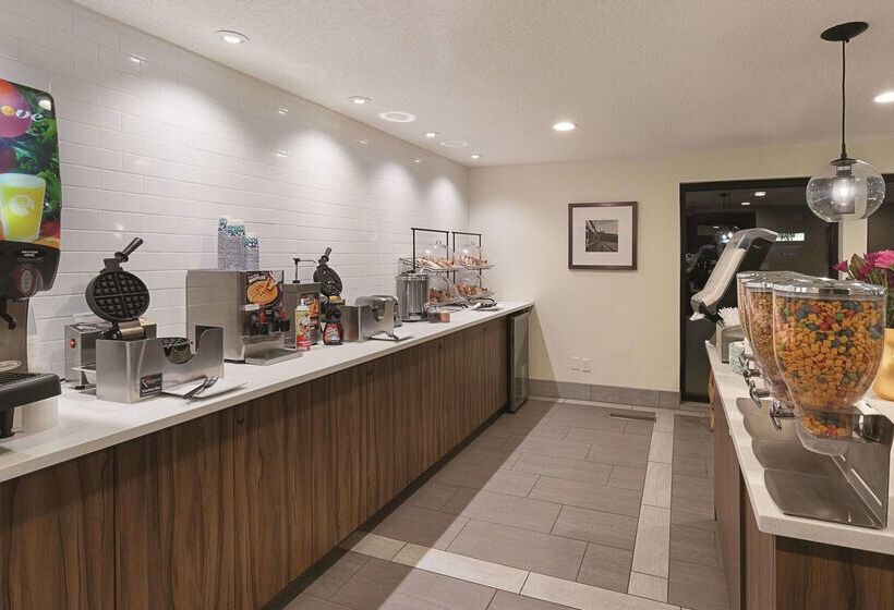 هتل La Quinta By Wyndham Portland Nw