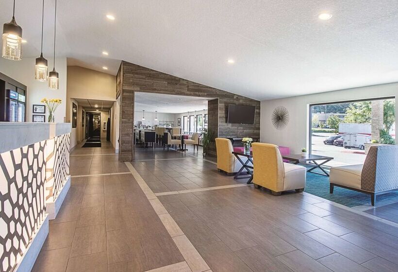 هتل La Quinta By Wyndham Portland Nw