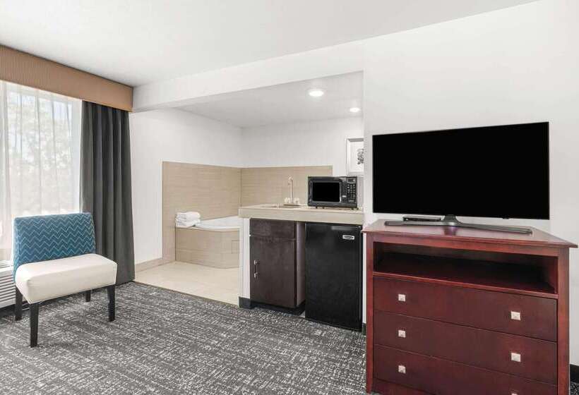 هتل La Quinta By Wyndham Portland Nw