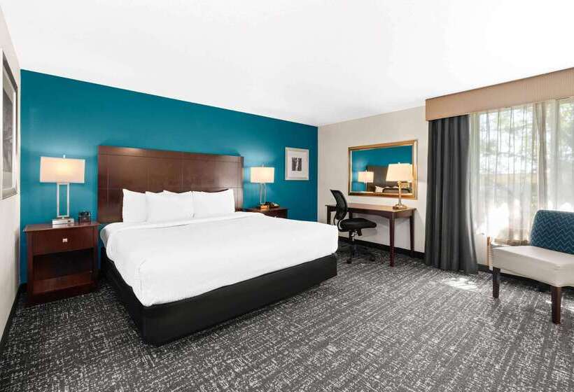 هتل La Quinta By Wyndham Portland Nw