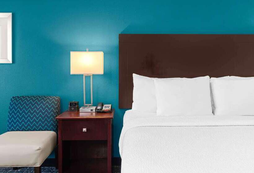 هتل La Quinta By Wyndham Portland Nw