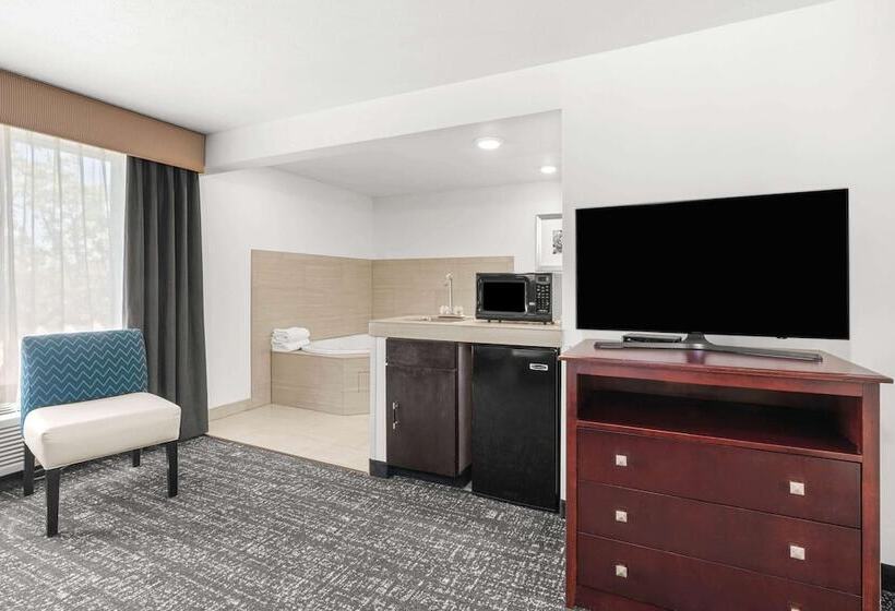 هتل La Quinta By Wyndham Portland Nw