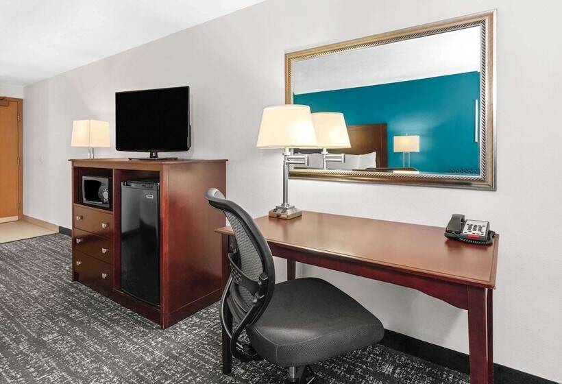 هتل La Quinta By Wyndham Portland Nw