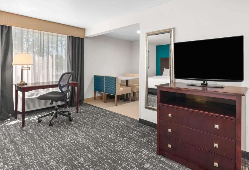 هتل La Quinta By Wyndham Portland Nw