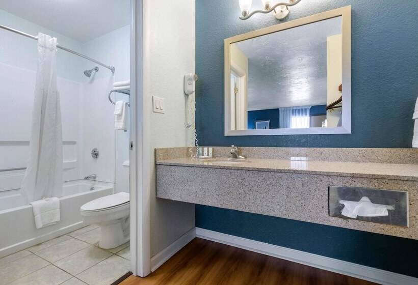 هتل Quality Inn Carolina Oceanfront