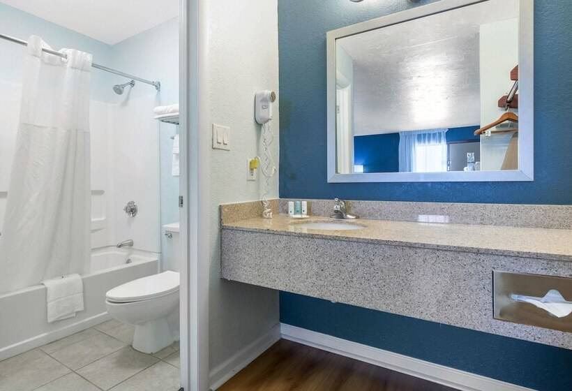 هتل Quality Inn Carolina Oceanfront