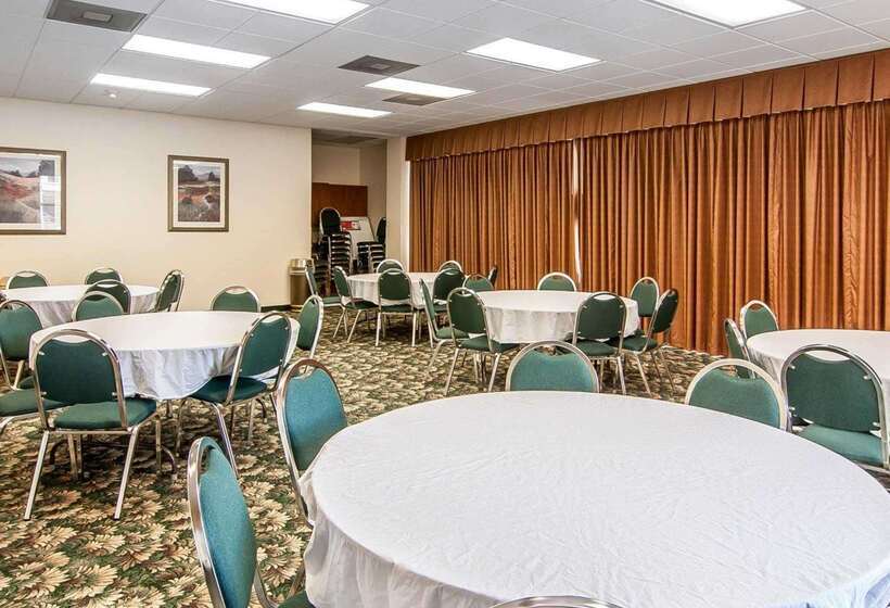 هتل Quality Inn Downtown Convention Center