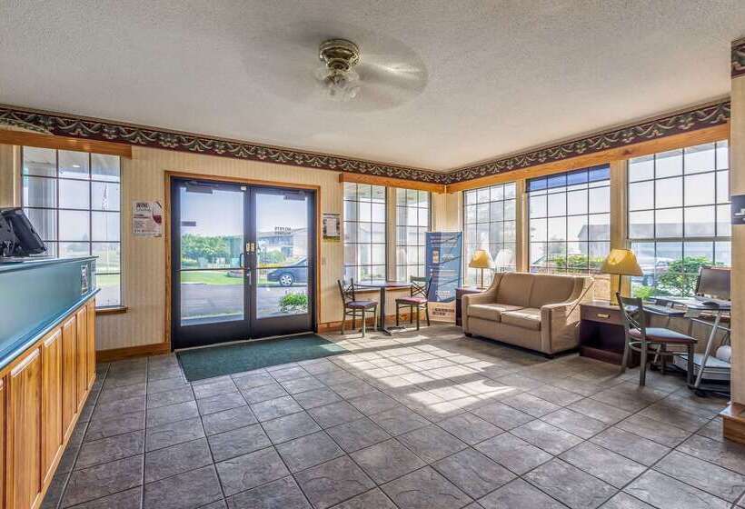 בית מלון כפרי Quality Inn Lakefront