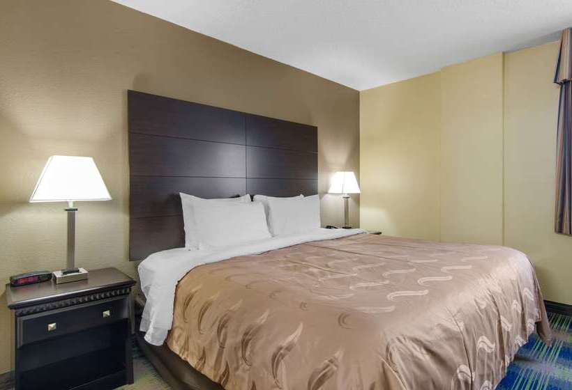 فندق Quality Inn Merriam  Kansas City