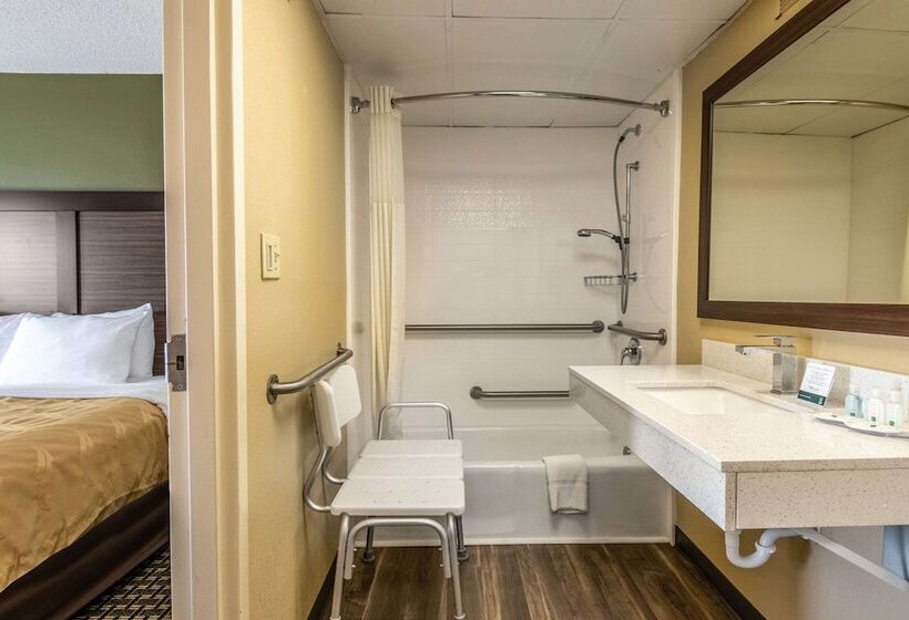 هتل Quality Inn National Fairgrounds Area