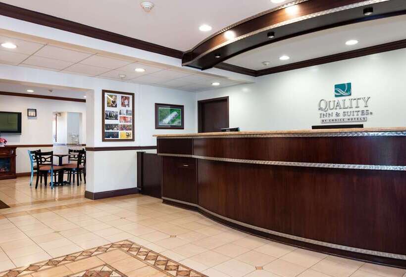 Отель Quality Inn & Suites Quakertown Allentown