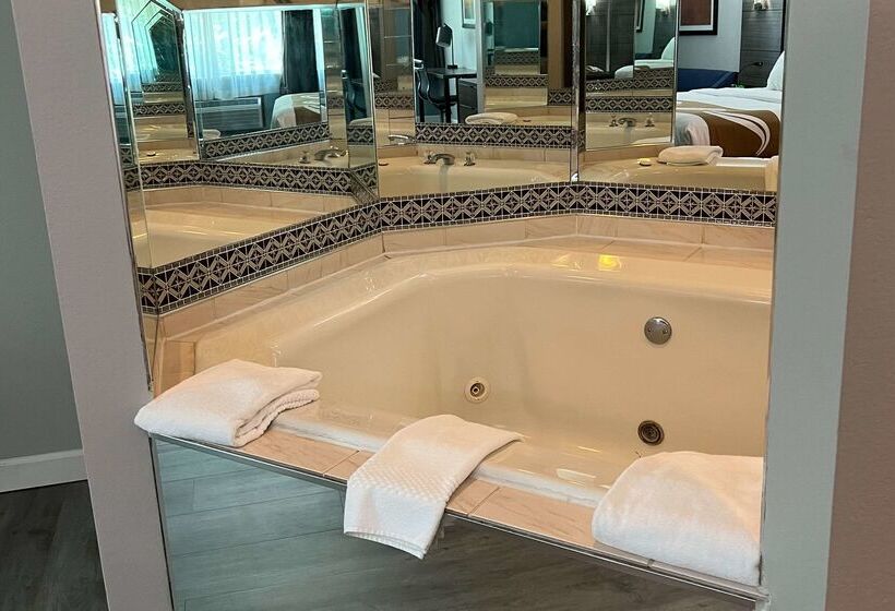 호텔 Quality Inn & Suites Red Wing