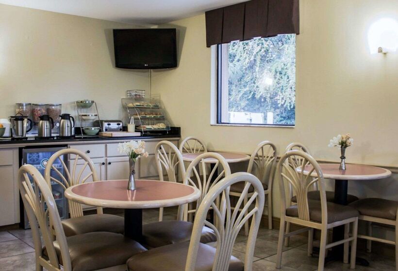 هتل Quality Inn & Suites St Augustine Beach Area