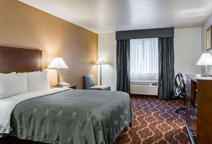 Отель Quality Inn & Suites Vancouver North