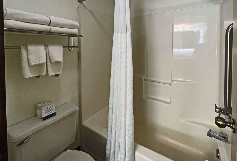 هتل Quality Inn