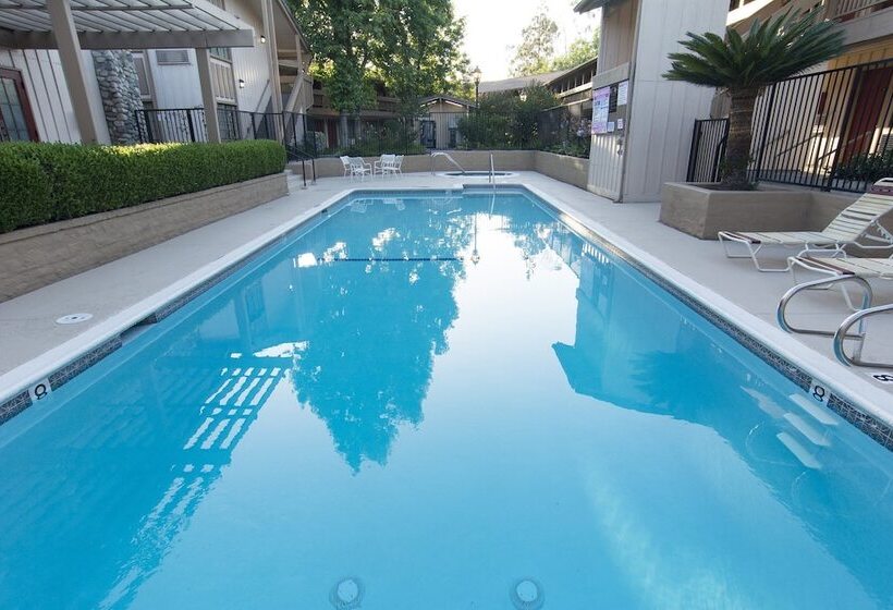 هتل Red Roof Inn San Dimas  Fairplex