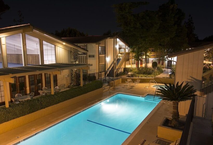 هتل Red Roof Inn San Dimas  Fairplex