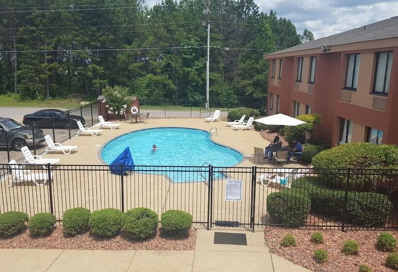 هتل Rodeway Inn Tuscaloosa Near University