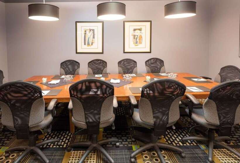 Royal Hotel West Edmonton, Trademark Collection By Wyndham