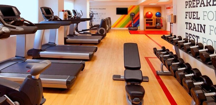 فندق Sheraton Fairplex Suites & Conference Center