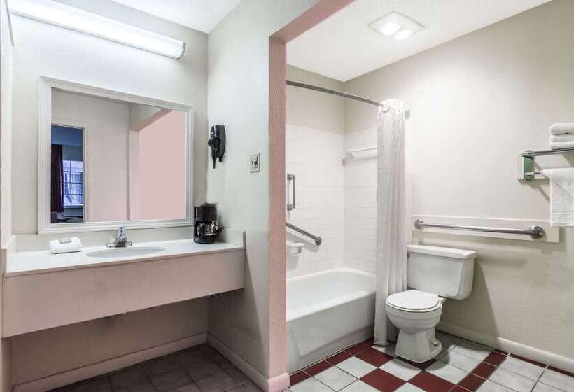 Otel Super 8 By Wyndham New Orleans
