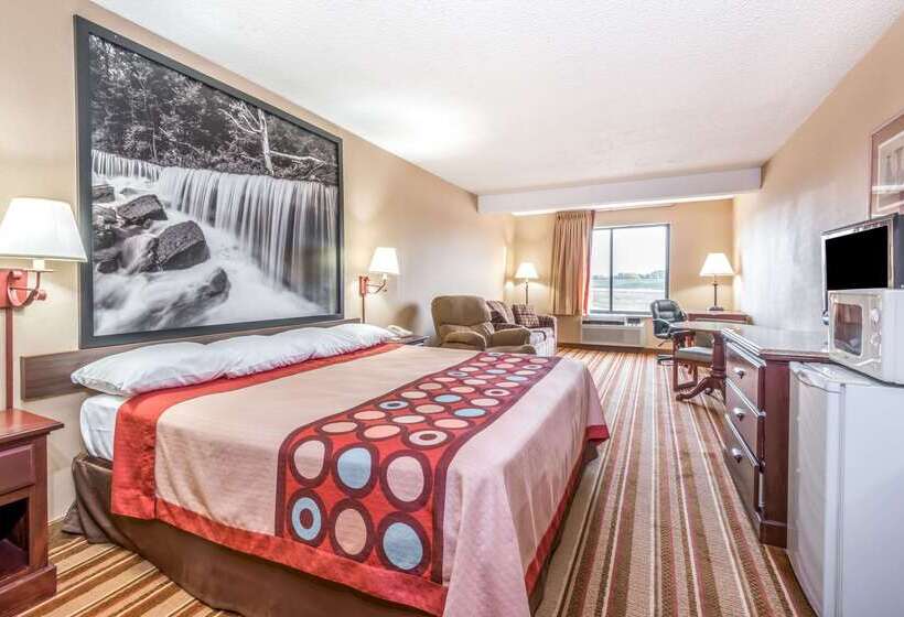 هتل Super 8 By Wyndham Salina I70