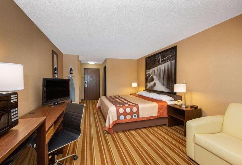 هتل Super 8 By Wyndham Salina I70