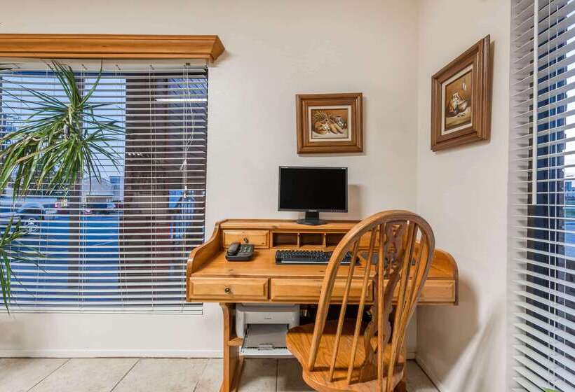 هتل Super 8 By Wyndham Waco/mall Area Tx