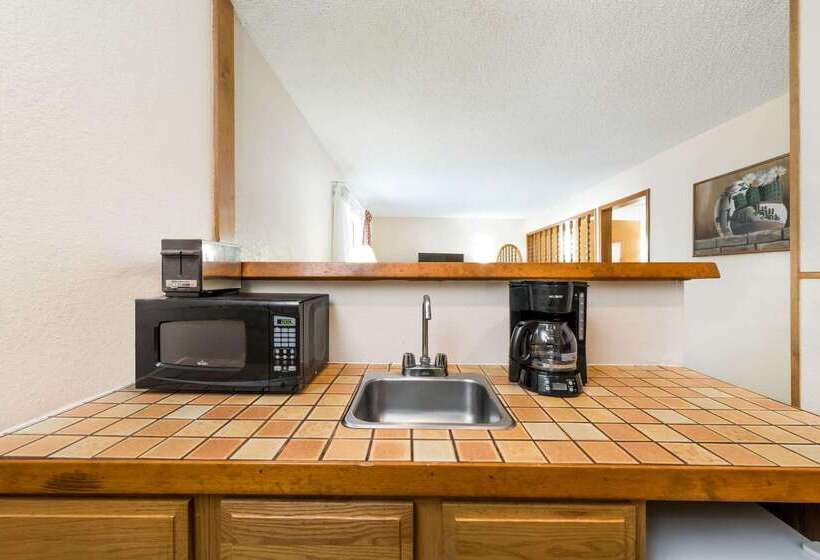 هتل Super 8 By Wyndham Waco/mall Area Tx