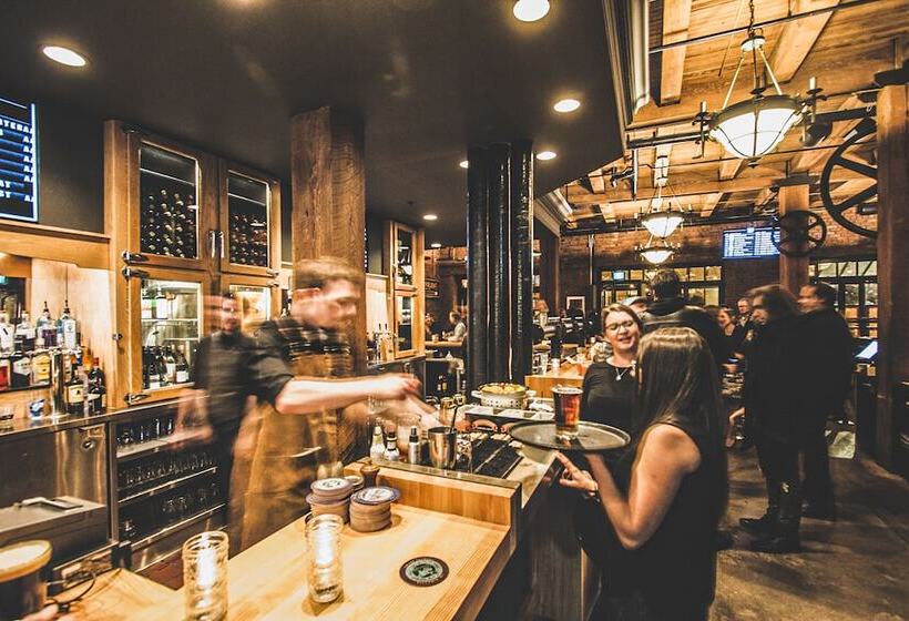هتل Swans Brewery, Pub &