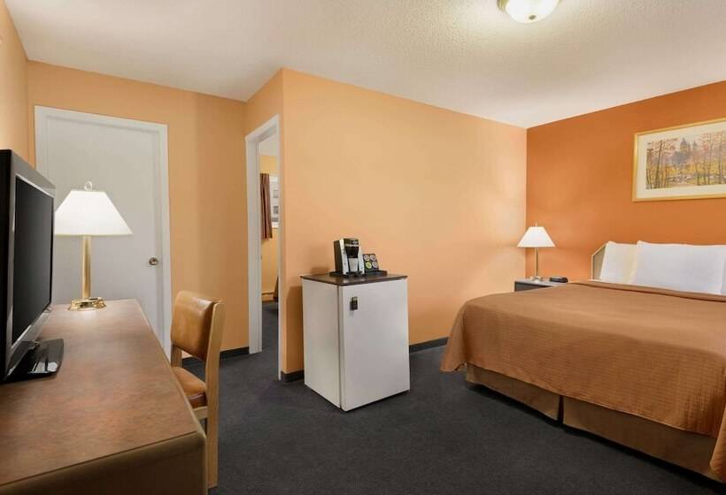 Hotel Travelodge By Wyndham Quesnel Bc