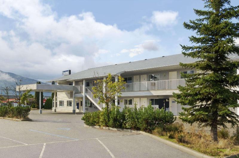 هتل Travelodge By Wyndham Salmon Arm Bc