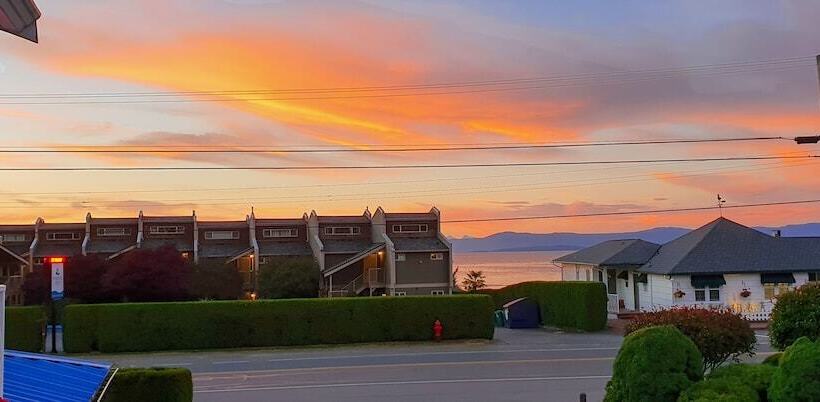 Ocean Crest Motel