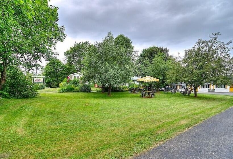 Picket Fence Motel